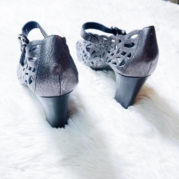 Aquatalia Metallic Grey Open Toe Heels Laser Etched Lace SZ6.5 Italy - Picture 6 of 11